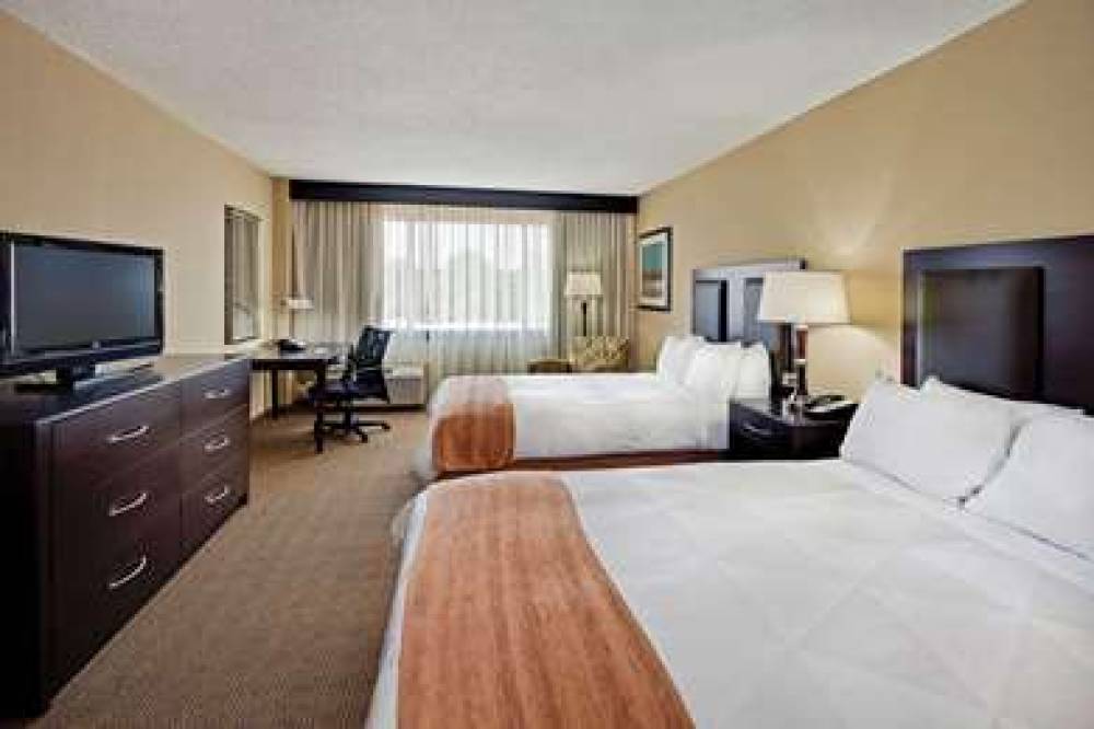 RADISSON HOTEL FREEHOLD 7