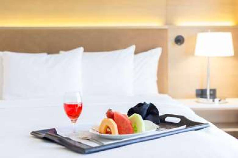 RADISSON HOTEL PHOENIX AIRPORT 2