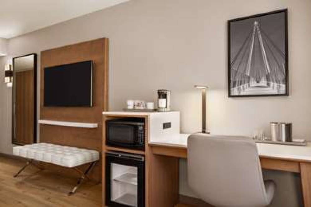 RADISSON HOTEL SUNNYVALE - SILICON 2