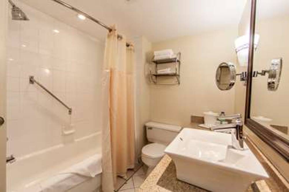 RADISSON HOTEL MONTREAL AIRPORT 7