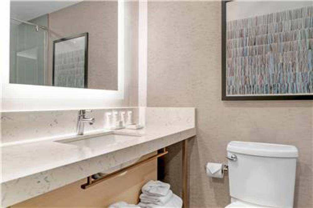 RADISSON PLAZA HOTEL AT KALAMAZOO C 10