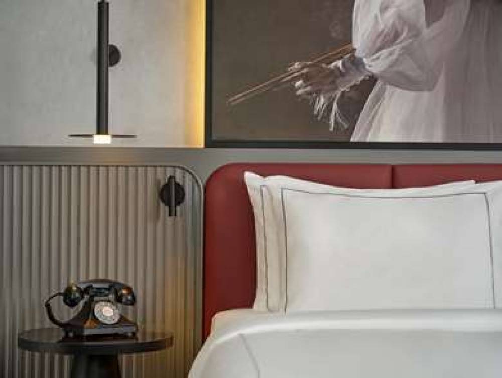 RADISSON RED BERLIN KUDAMM 1