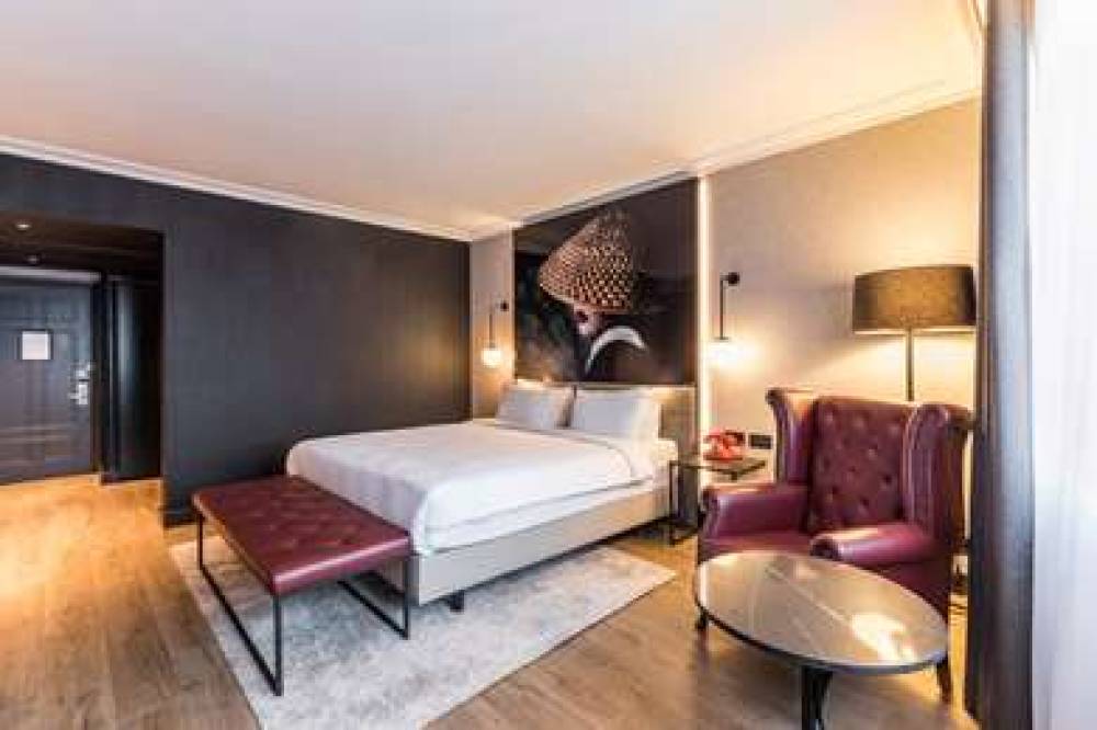 RADISSON RED LONDON HEATHROW 10