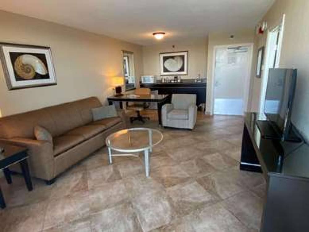RADISSON SUITE HOTEL OCEANFRONT 10