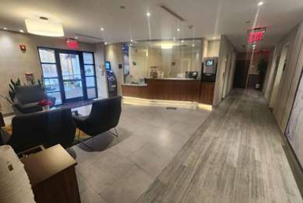 Ramada Bronx 8