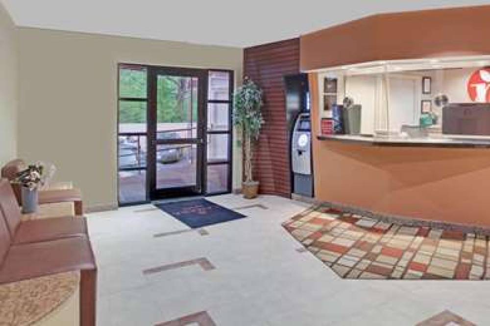 Ramada Bronx 3