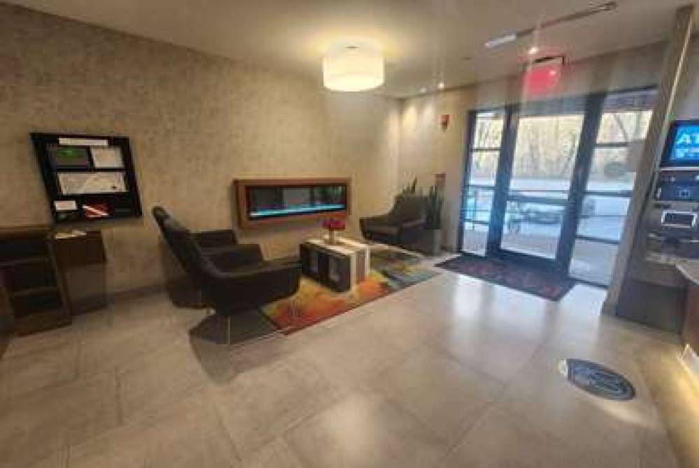 Ramada Bronx 9