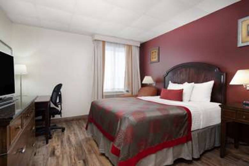 RAMADA BY WYNDHAM ALBERT LEA 5