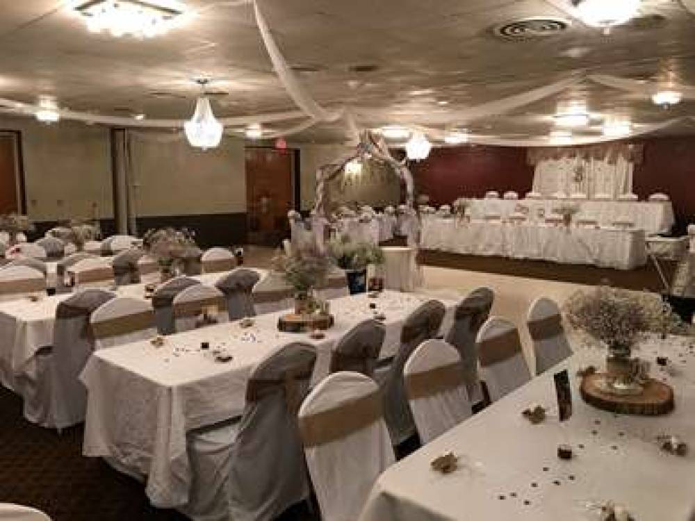 RAMADA BY WYNDHAM ALBERT LEA 6