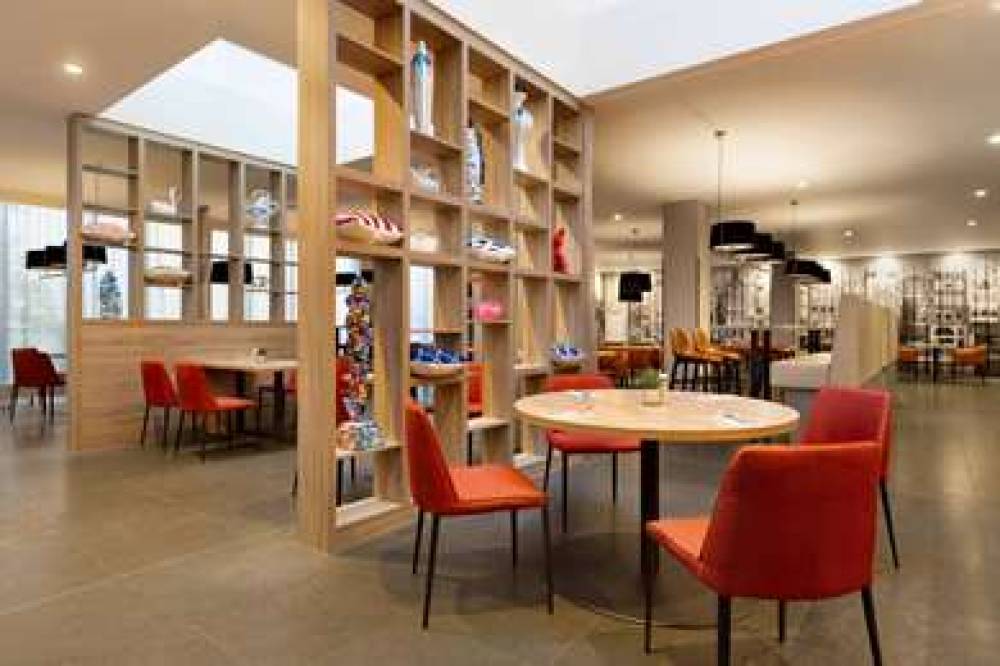 RAMADA BY WYNDHAM AMSTERDAM AIRPORT 4