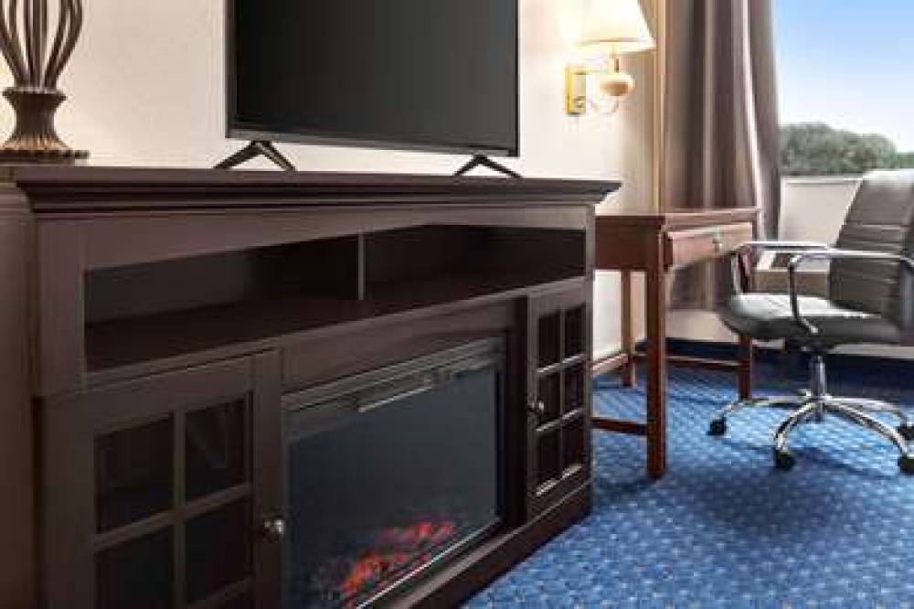 RAMADA BY WYNDHAM ARCATA 10