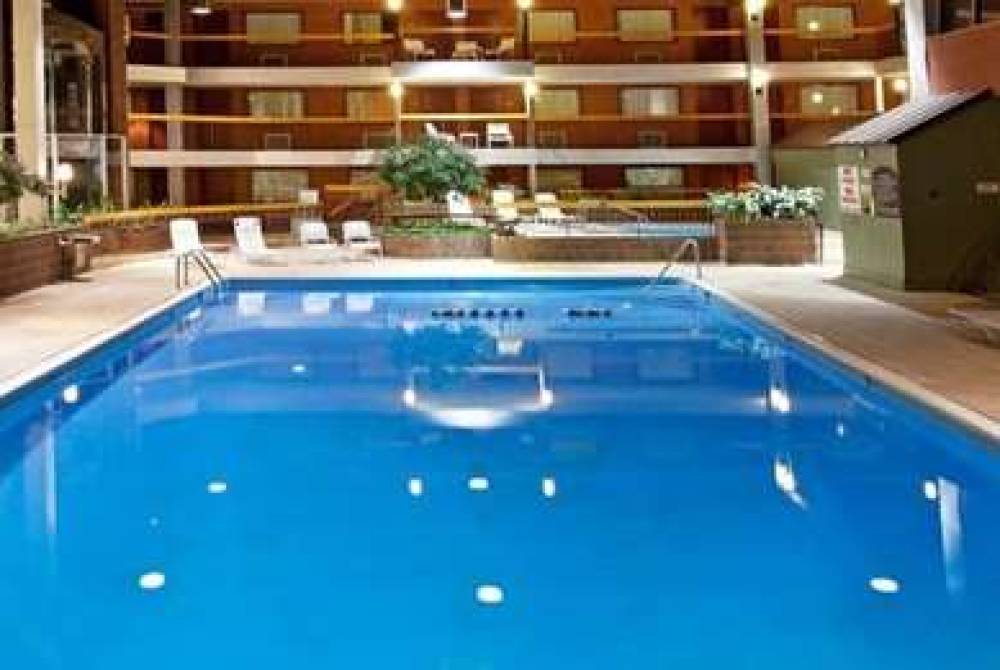 RAMADA BY WYNDHAM BEAVER FALLS 4