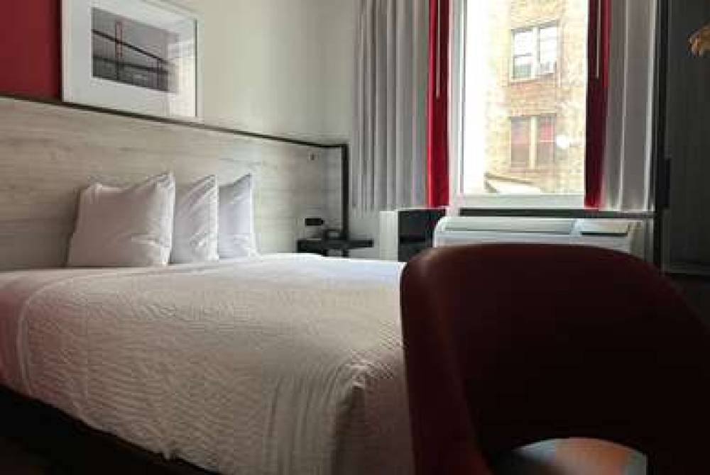 RAMADA BY WYNDHAM BROOKLYN NEAR FLA 5