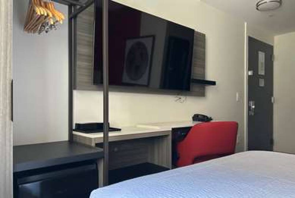 RAMADA BY WYNDHAM BROOKLYN NEAR FLA 3
