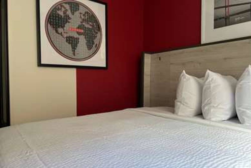 RAMADA BY WYNDHAM BROOKLYN NEAR FLA 4