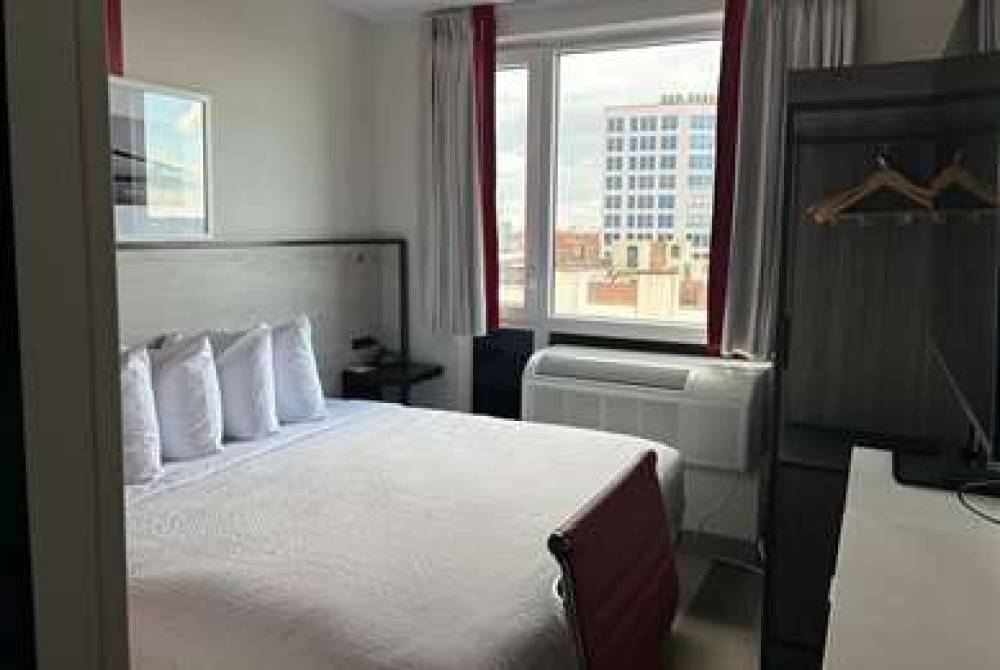 RAMADA BY WYNDHAM BROOKLYN NEAR FLA 7