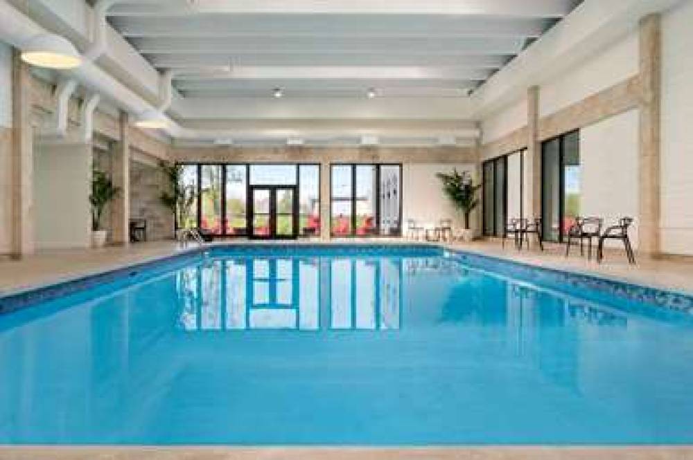 Ramada By Wyndham Cornwall 7