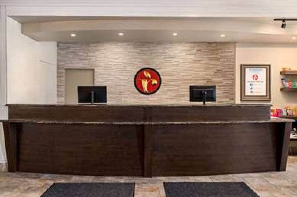 Ramada By Wyndham Cornwall 3