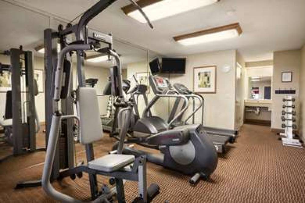 RAMADA BY WYNDHAM, COSTA MESA/NEWPO 3