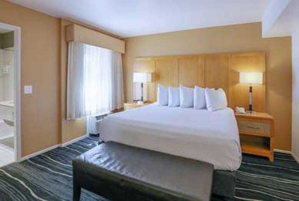 RAMADA BY WYNDHAM, COSTA MESA/NEWPO 10