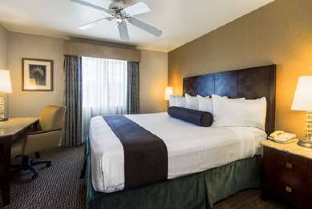 Ramada By Wyndham Costa Mesa/Newport Beach 8