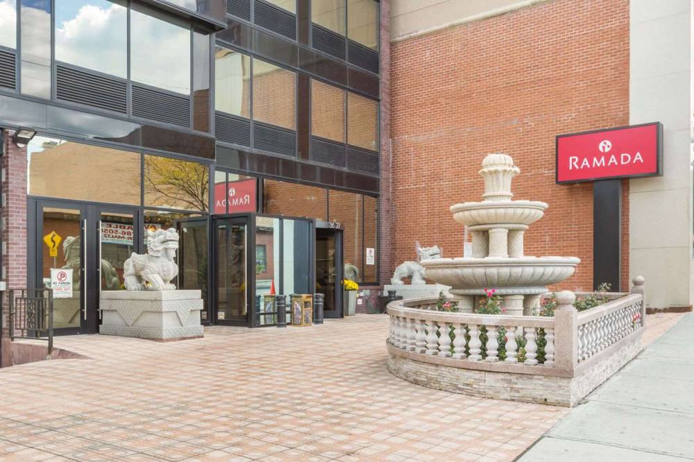 RAMADA BY WYNDHAM FLUSHING QUE 2