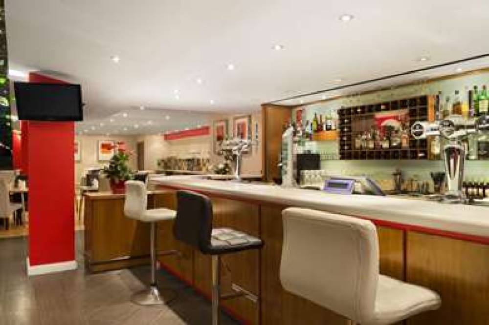 RAMADA BY WYNDHAM HOUNSLOW - HEATHR 5
