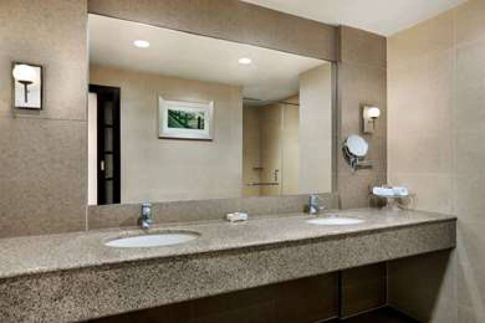 RAMADA BY WYNDHAM KARACHI CREEK 10