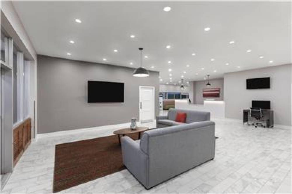RAMADA BY WYNDHAM KENNER/NEW ORLEAN 4