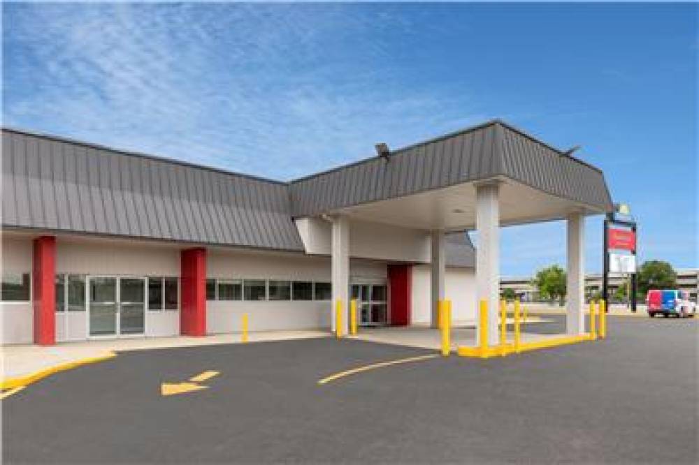 RAMADA BY WYNDHAM KENNER/NEW ORLEAN 8