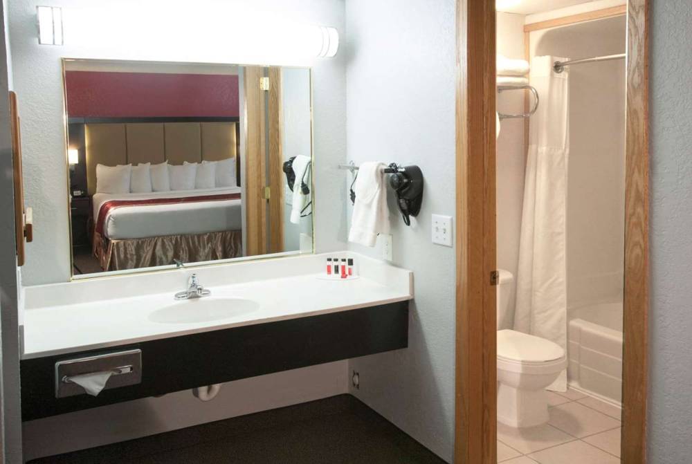 RAMADA BY WYNDHAM, KEYSTONE NEAR MT 10