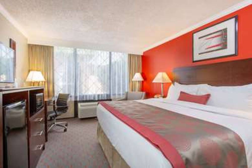 Ramada By Wyndham Lewiston Hotel & Conference Center 7