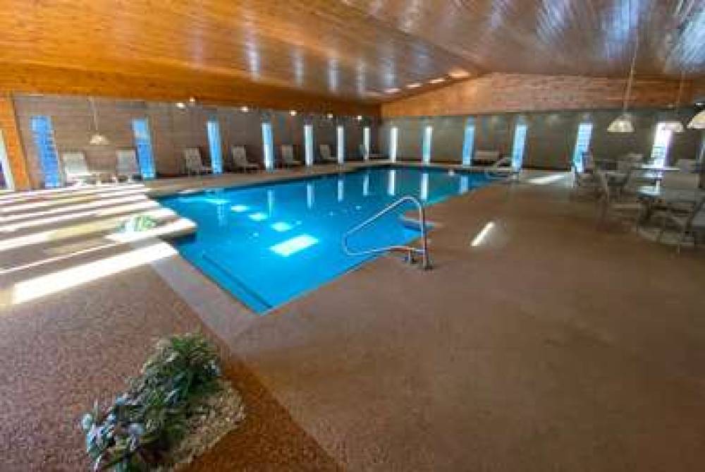 Ramada By Wyndham Lewiston Hotel & Conference Center 2