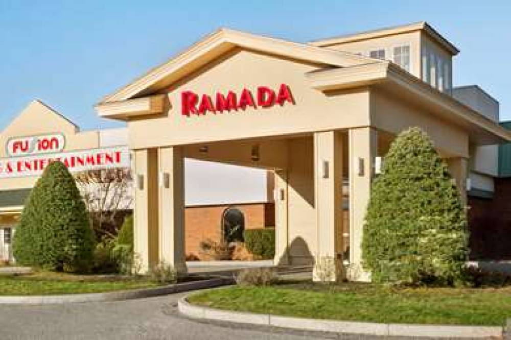 Ramada By Wyndham Lewiston Hotel & Conference Center