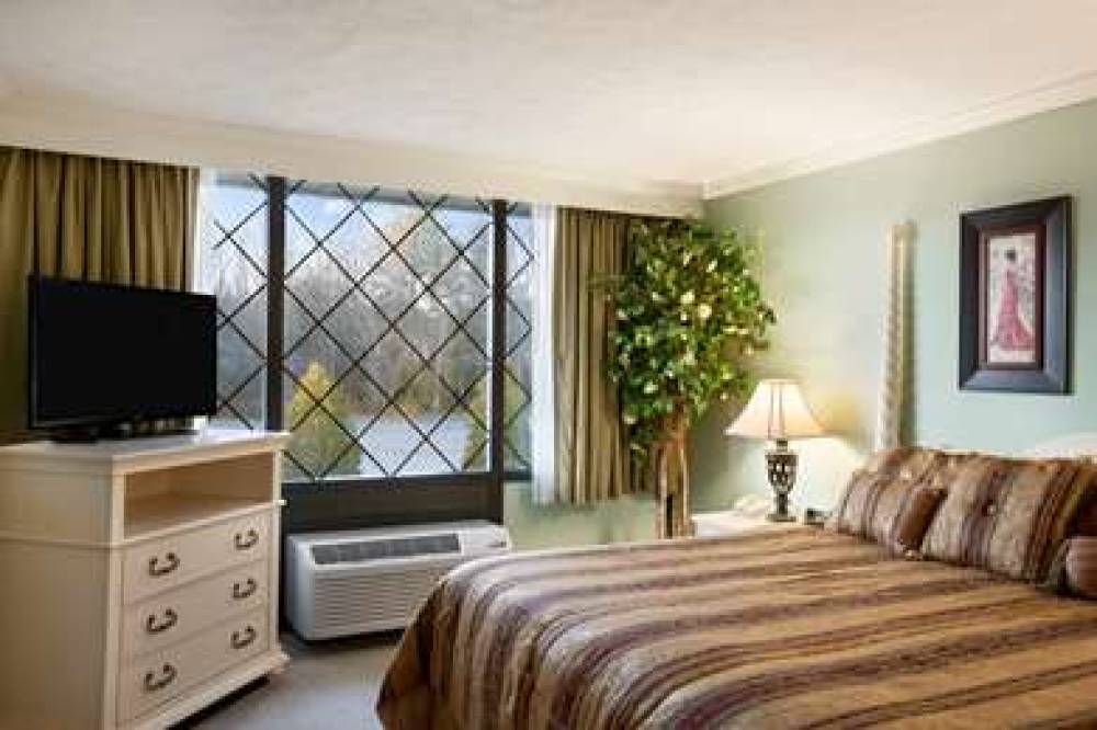 Ramada By Wyndham Lewiston Hotel & Conference Center 8