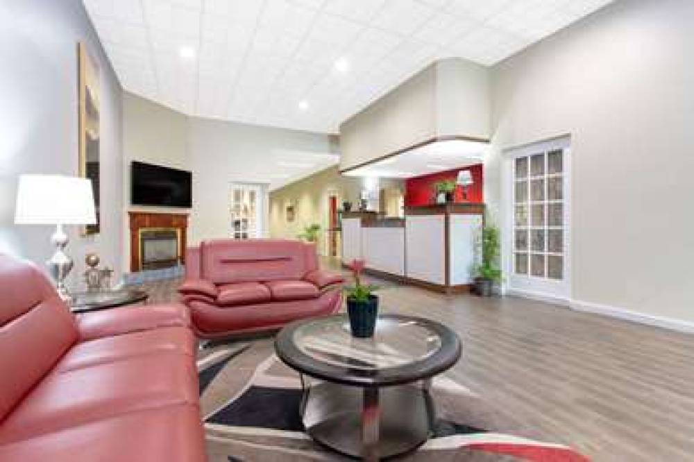 Ramada By Wyndham Lewiston Hotel & Conference Center 4