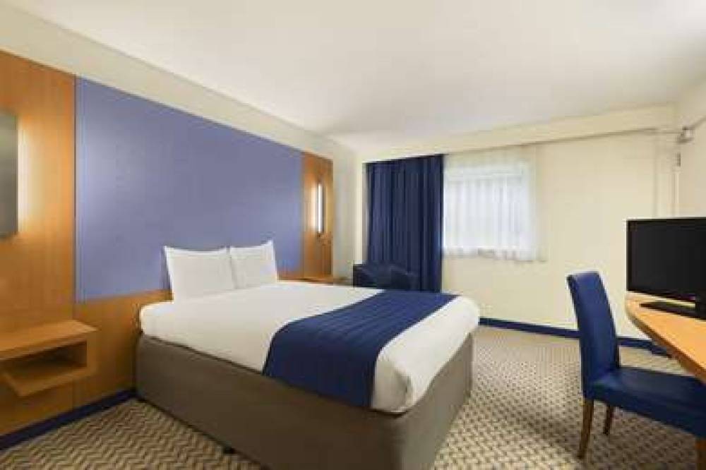RAMADA BY WYNDHAM LONDON NORTH M1 10