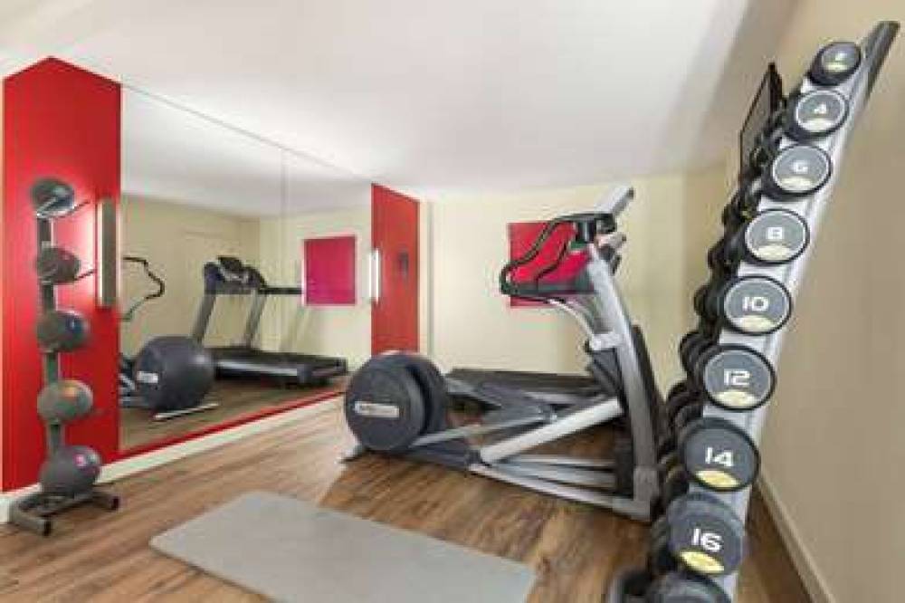 RAMADA BY WYNDHAM LONDON NORTH M1 7