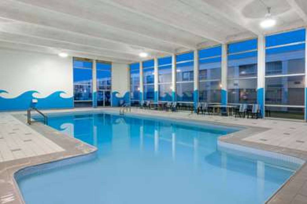 Ramada By Wyndham London 3