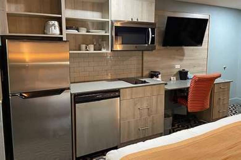 Ramada By Wyndham Medicine Hat