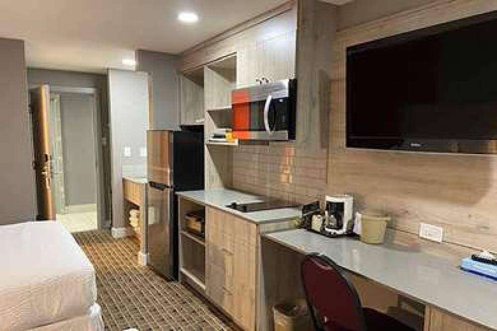 RAMADA BY WYNDHAM MEDICINE HAT 2