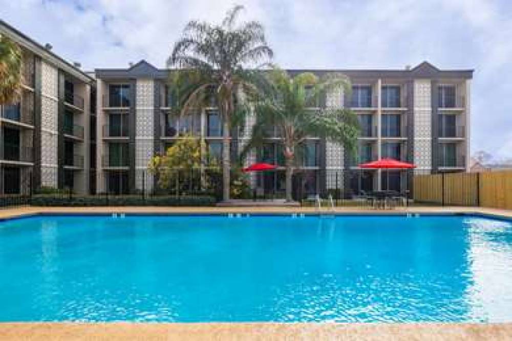 RAMADA BY WYNDHAM, METAIRIE NEW ORL 7