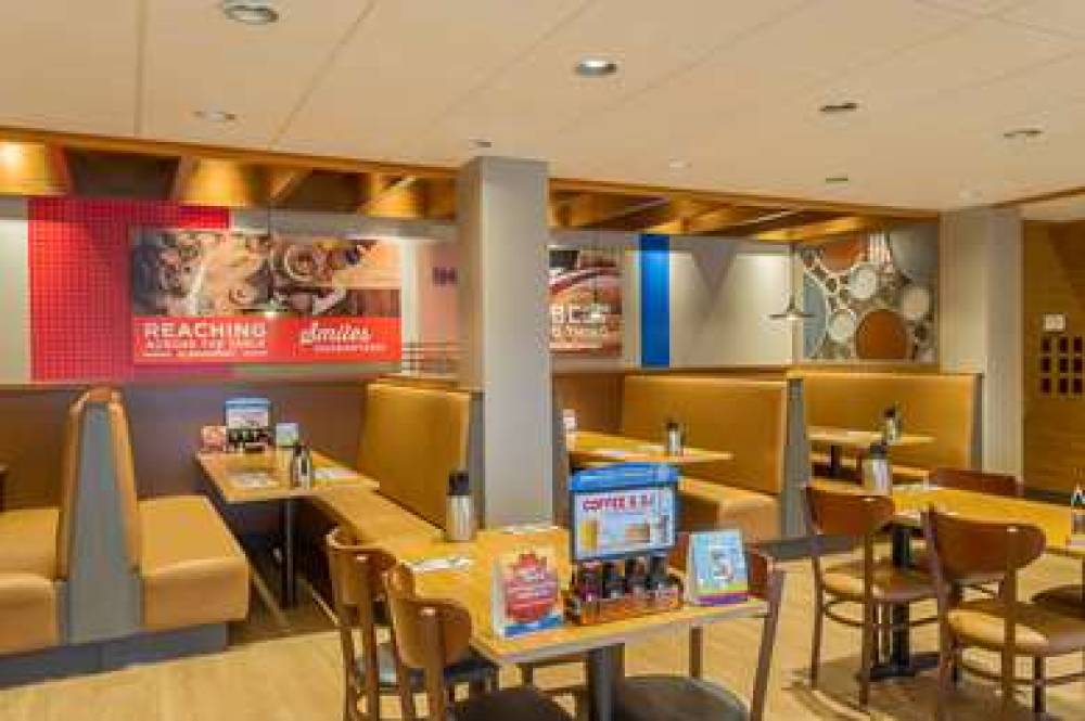 RAMADA BY WYNDHAM, NIAGARA FALLS BY 6