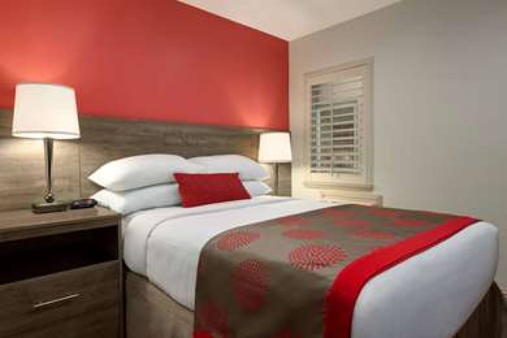 RAMADA BY WYNDHAM OAKLAND DOWNTOWN 8