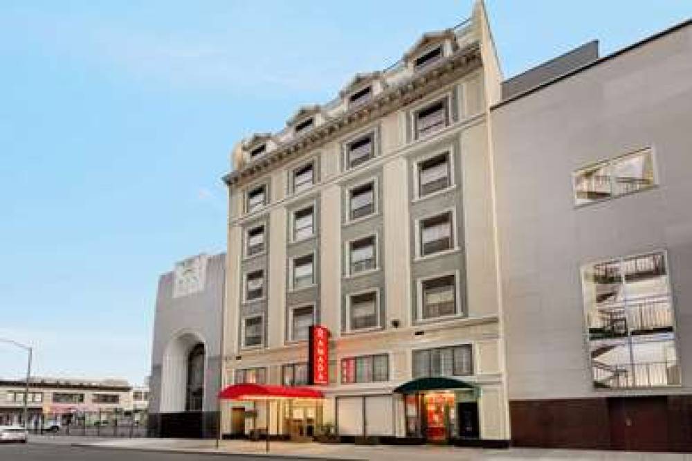 RAMADA BY WYNDHAM OAKLAND DOWNTOWN 1