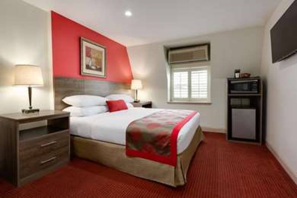 RAMADA BY WYNDHAM OAKLAND DOWNTOWN 9
