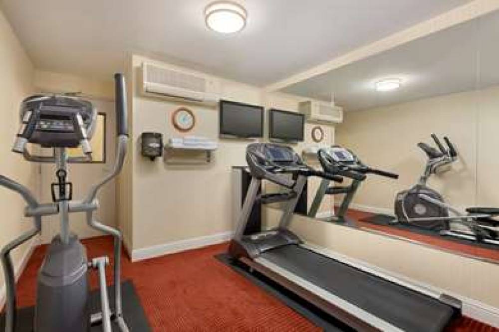 RAMADA BY WYNDHAM OAKLAND DOWNTOWN 6