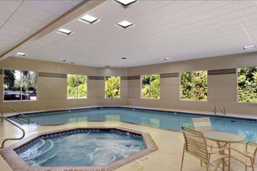 RAMADA BY WYNDHAM OLYMPIA 6
