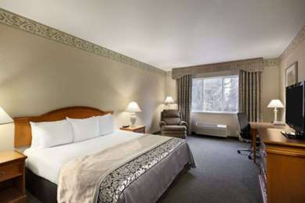 RAMADA BY WYNDHAM OLYMPIA 2