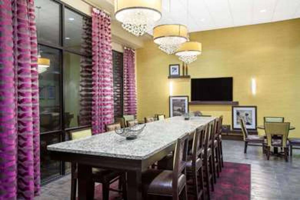 RAMADA BY WYNDHAM ORLANDO FLOR 4